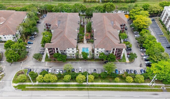 Primary Photo - 2851 Riverside Dr