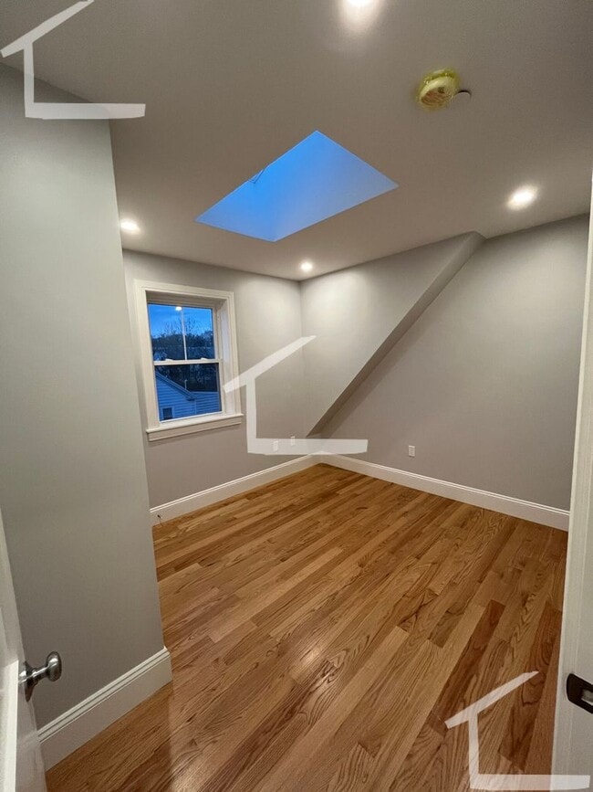 Building Photo - Nice New 3-bed, 2-bath Unit!
