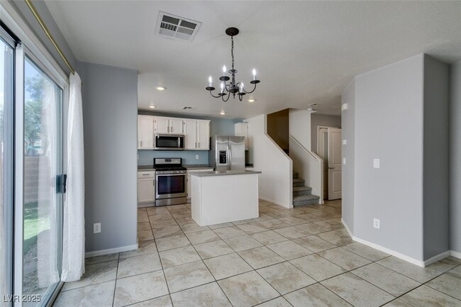 Building Photo - 523 Warminster Ave