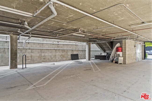 Building Photo - 660 Rose Ave
