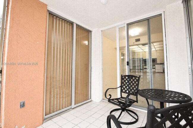 Building Photo - 17890 W Dixie Hwy