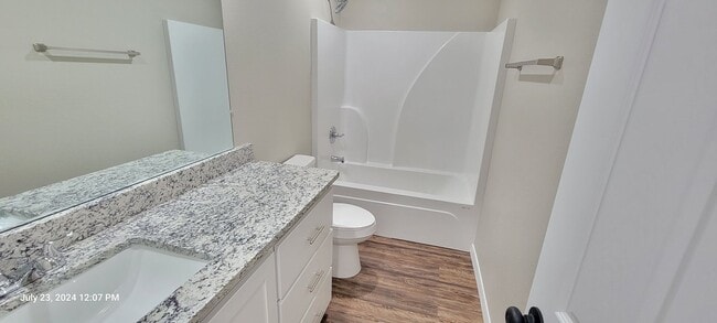 Building Photo - ra2701