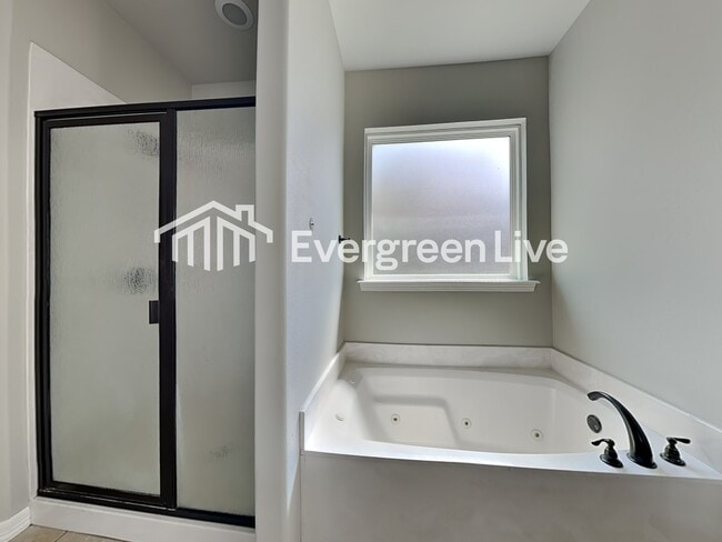 Building Photo - 2114 E 132nd St S