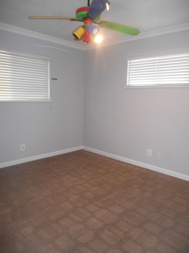 Building Photo - 232 Catalini St