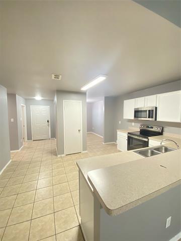 Building Photo - 6928 Clark Vista Dr