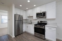 Building Photo - OPEN HOUSE: 12/13 3:30-4:30PM ~ 1 BR Apartment in Hillcrest with Parking!