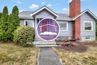 Building Photo - 2 Bed 2 Bath - Harbor View - Landscaping I...