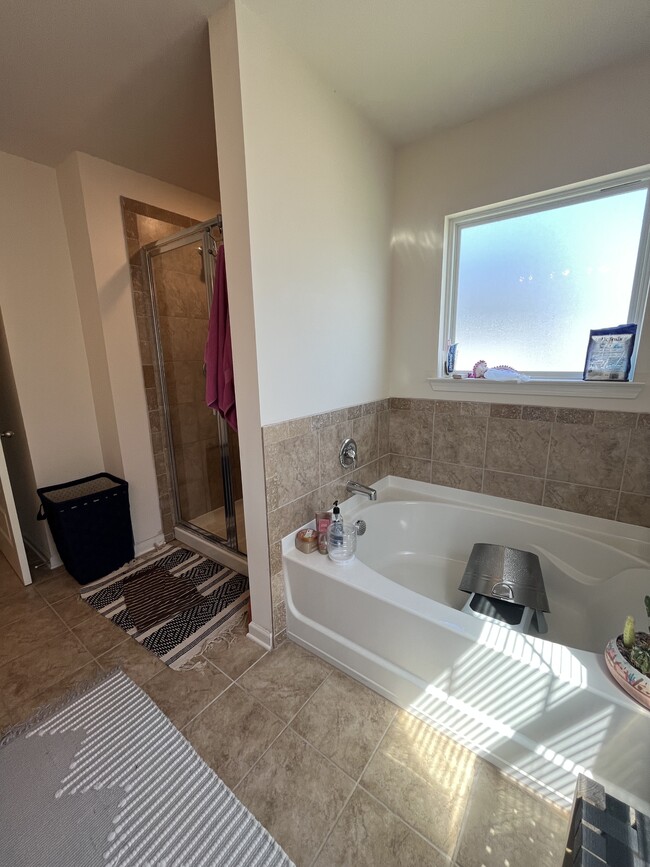 Building Photo - 1323 Weedon Dr