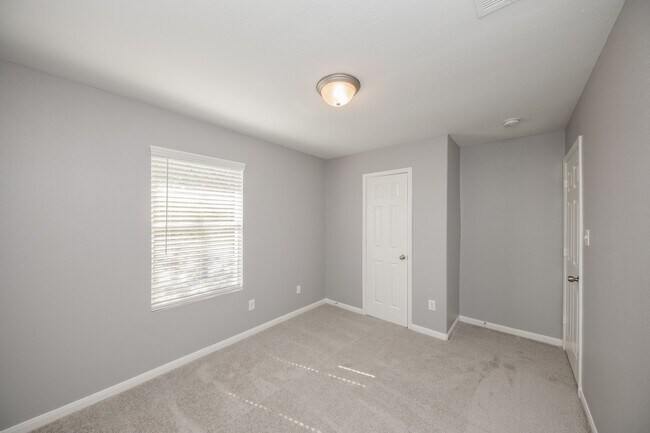 Building Photo - 1631 Dove Run