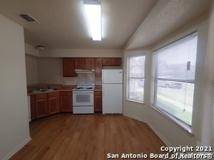 Building Photo - 6331 Cambridge Dr