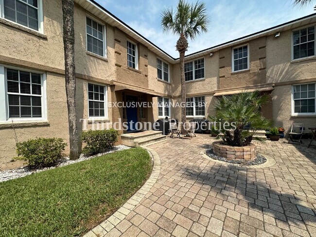 Building Photo - 319 1st Ave N