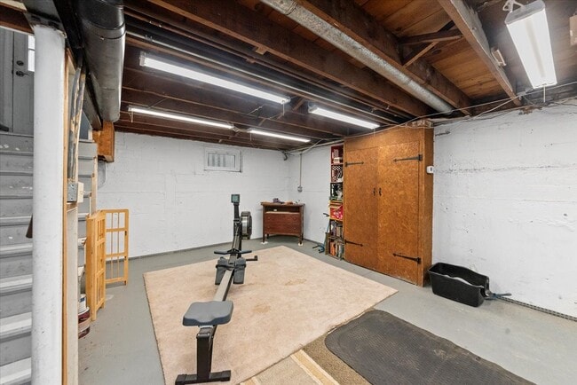 Building Photo - 559 Edson Ave