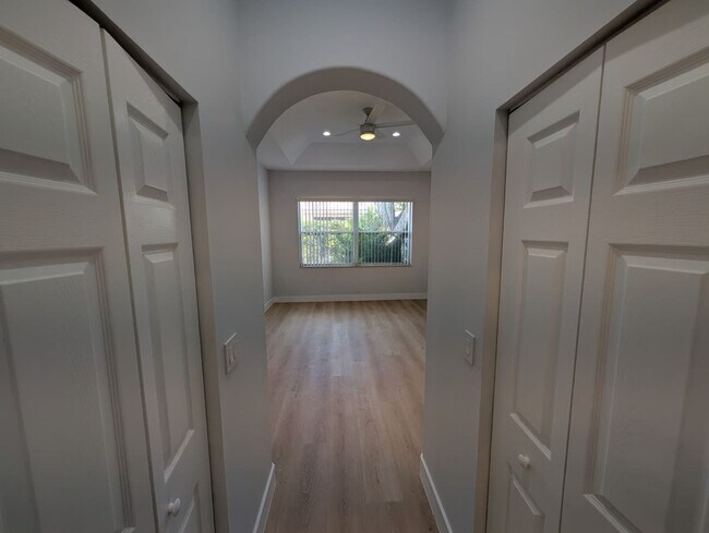 Building Photo - Luxury-Style 3BR Home in Prime West Palm Beach Location