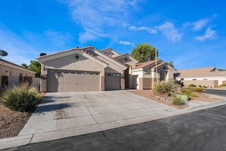 Building Photo - Charming Home with 2 Primary Bedrooms with...