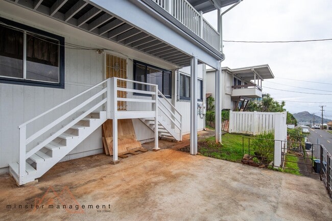 Building Photo - 2569 Peter St