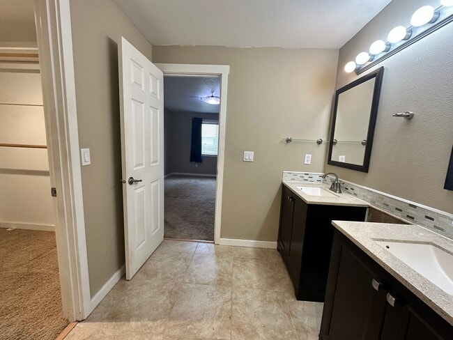 Building Photo - new carpet installed, 600sqft bonus room with large RV/Boat parking space