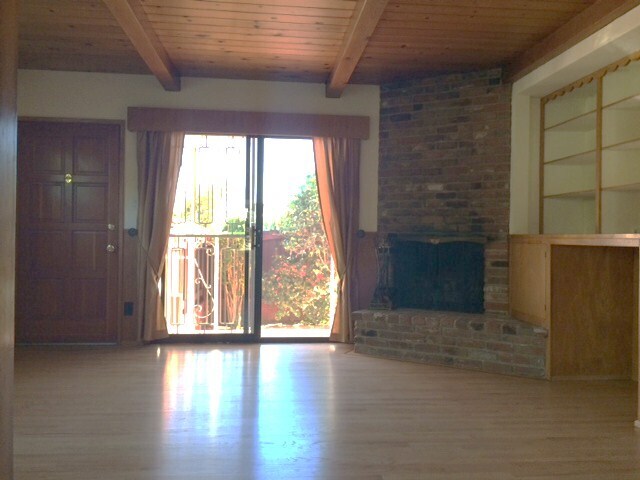 LIVING ROOM WITH PATIO ACCESS - 4327 Finley Ave