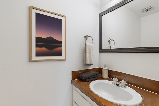 Building Photo - 5620-5624 NE Killingsworth St.