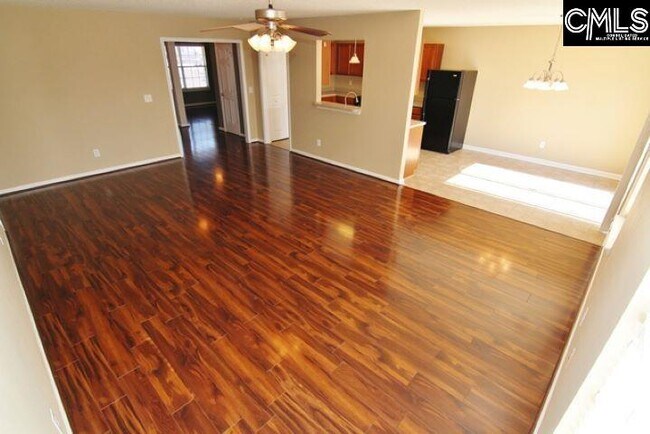 Building Photo - 5 Redbrush Ct