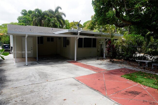 Building Photo - 11043 SW 79th Ave