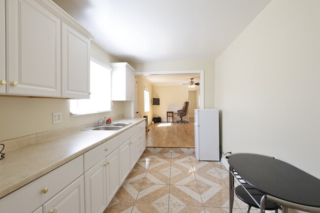 Building Photo - 18621 Bryant St