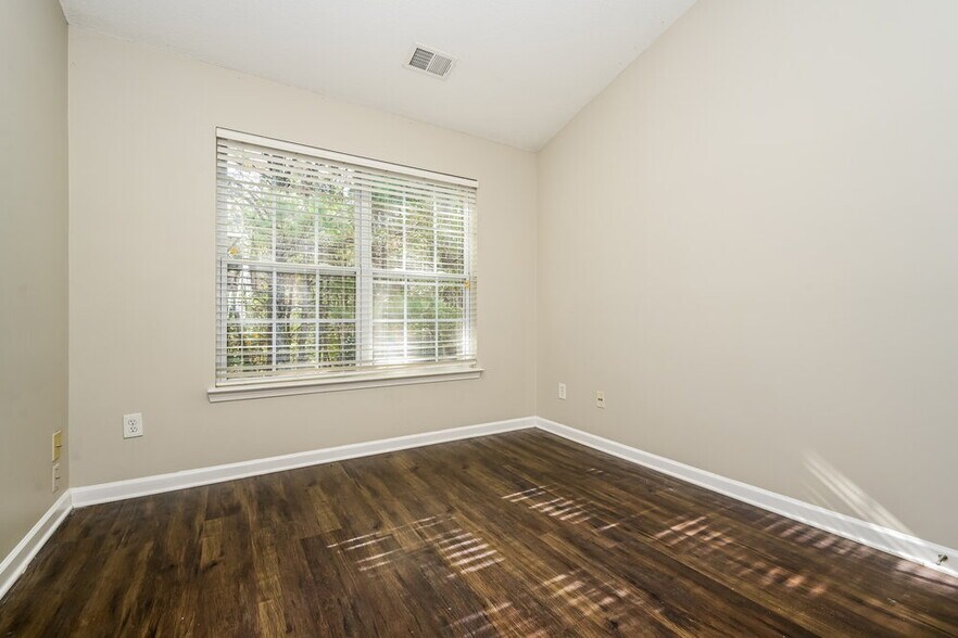 Building Photo - 153 Lossie Ln