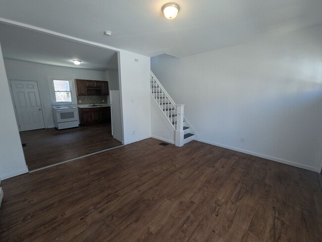 Building Photo - Updated Home - Nicetown