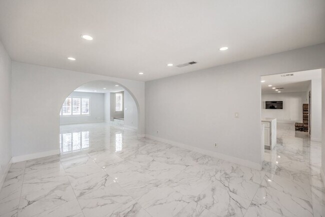 Building Photo - 3743 Lone Mesa Dr