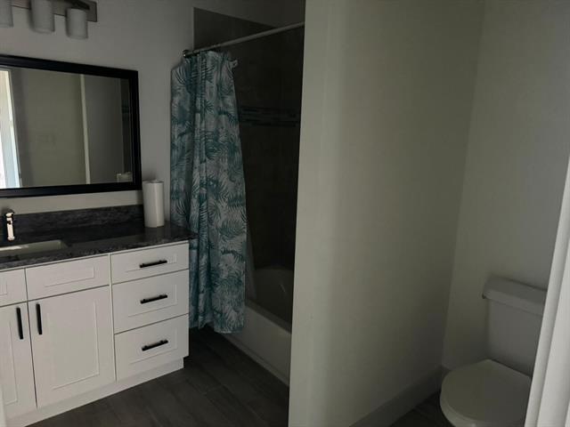 Building Photo - 6043 Rivendell Dr