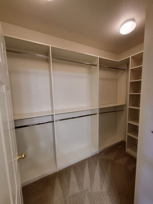 Building Photo - 1267 Quail Run Dr