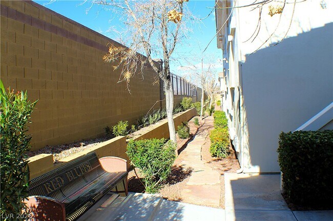 Building Photo - 1531 Ruby Cliffs Ln
