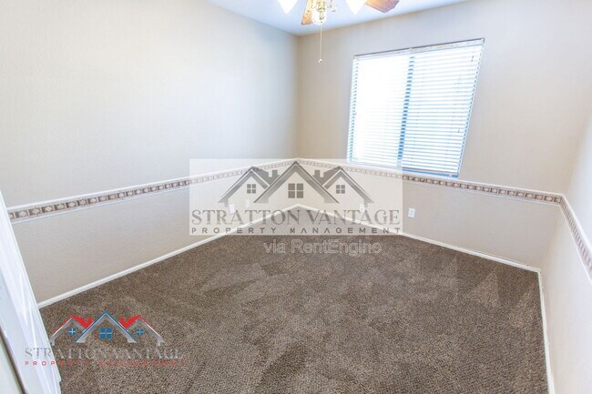 Building Photo - 4808 W Allen St