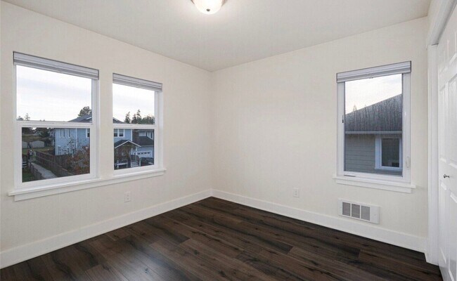 Building Photo - 75 Gerard Ln
