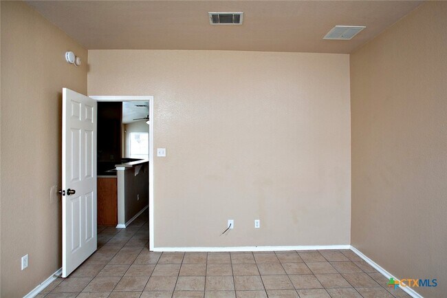 Building Photo - 5515 Lions Gate Ln