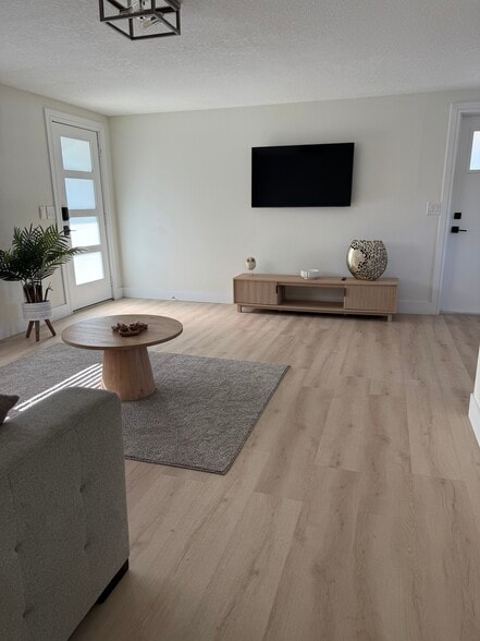 Building Photo - 8114 N Newport Ave