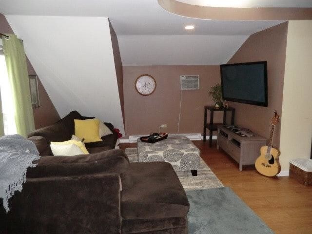 Building Photo - 1030 N Milwaukee Ave