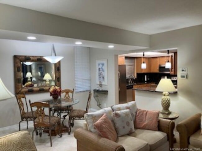 Building Photo - 3392 NE Causeway Blvd