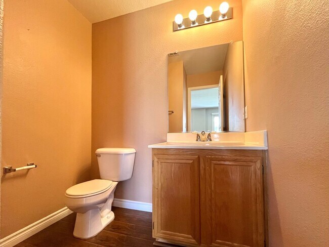 Building Photo - **$800 OFF MOVE IN BY 12/01/25**Spacious 3 Bedroom, 2.5 Bath Home with No HOA and Modern Finishes