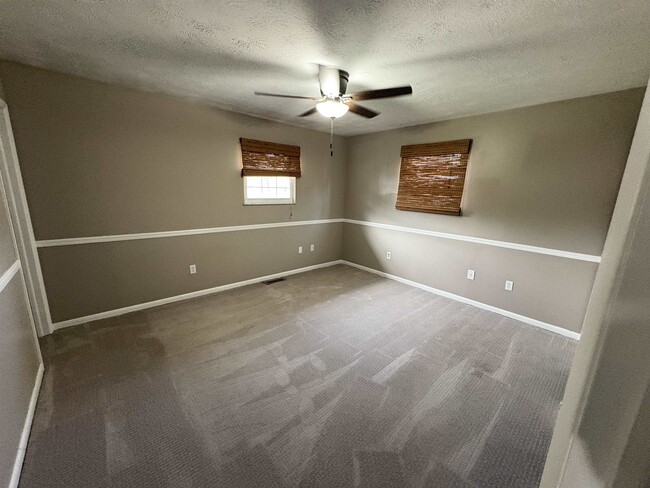 Building Photo - 9 Adkins Ct