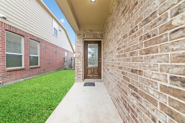 Building Photo - 18406 Spruce Tree Line Trl