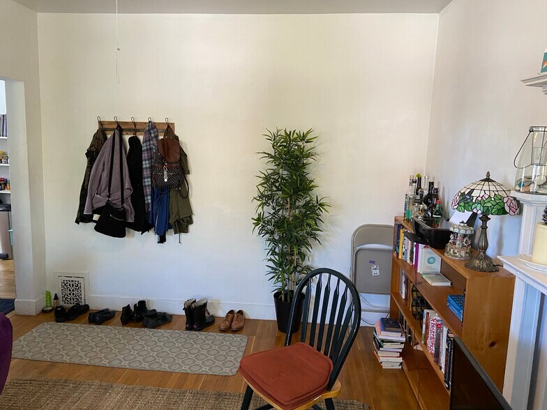 Building Photo - 590 Cambridge St