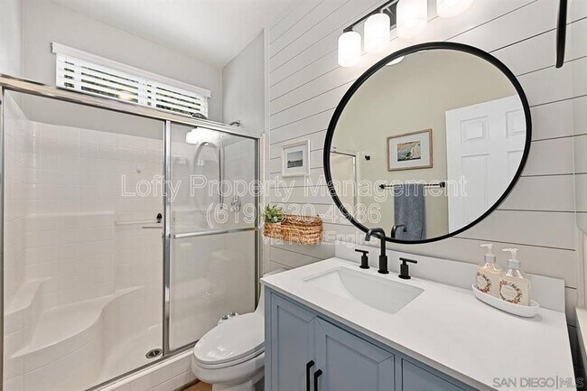 Building Photo - 3231 Canyon View Dr