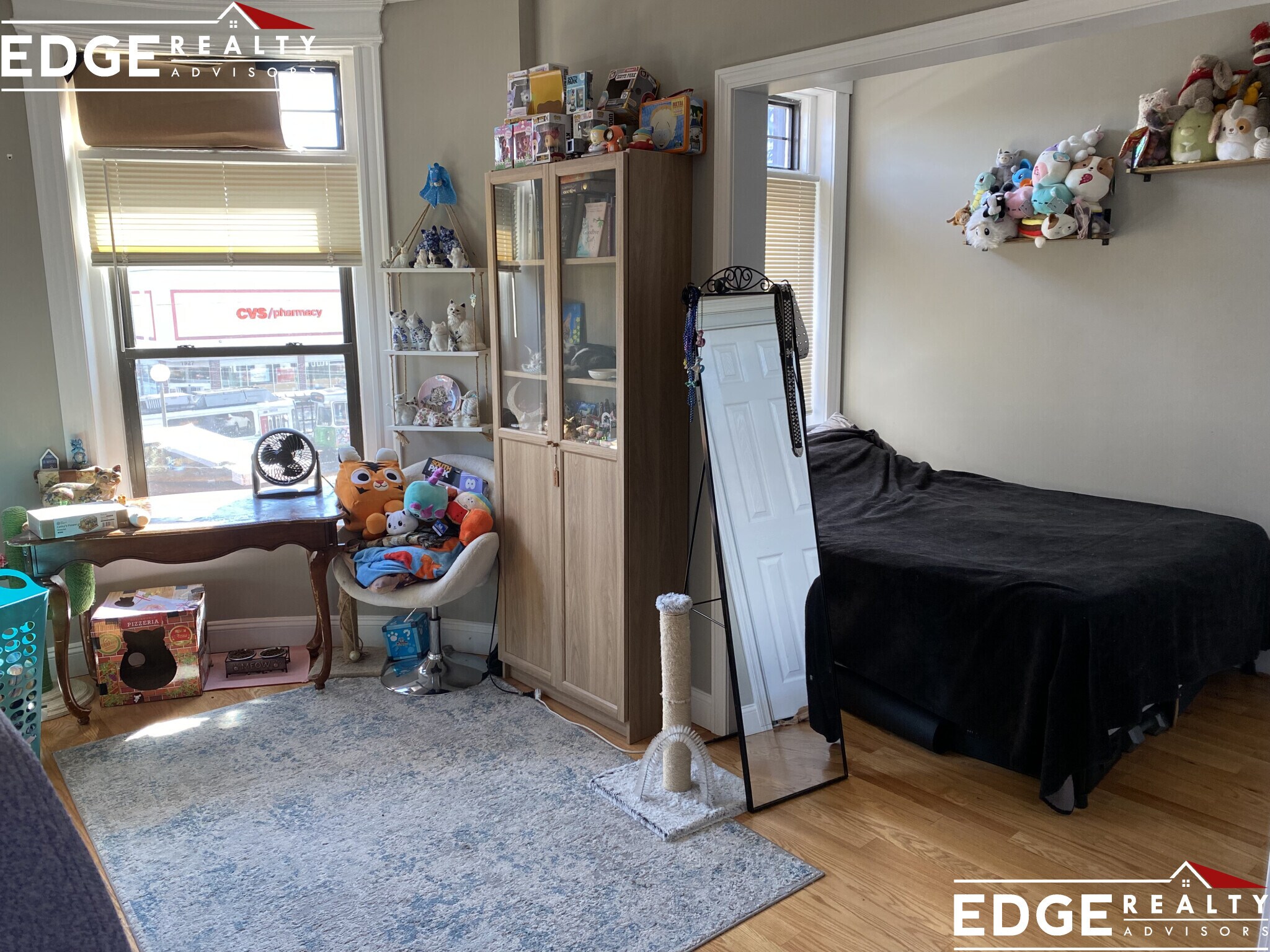 Building Photo - 1914 Beacon St