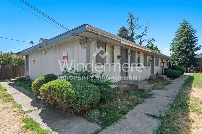 Primary Photo - 816 W Cleveland Ave