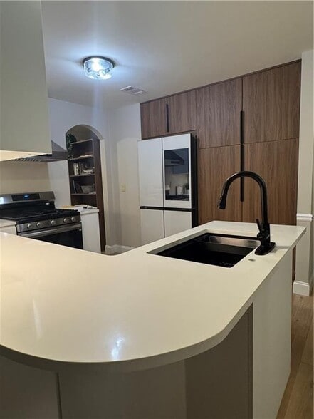 Building Photo - 790 Hiram Davis Rd