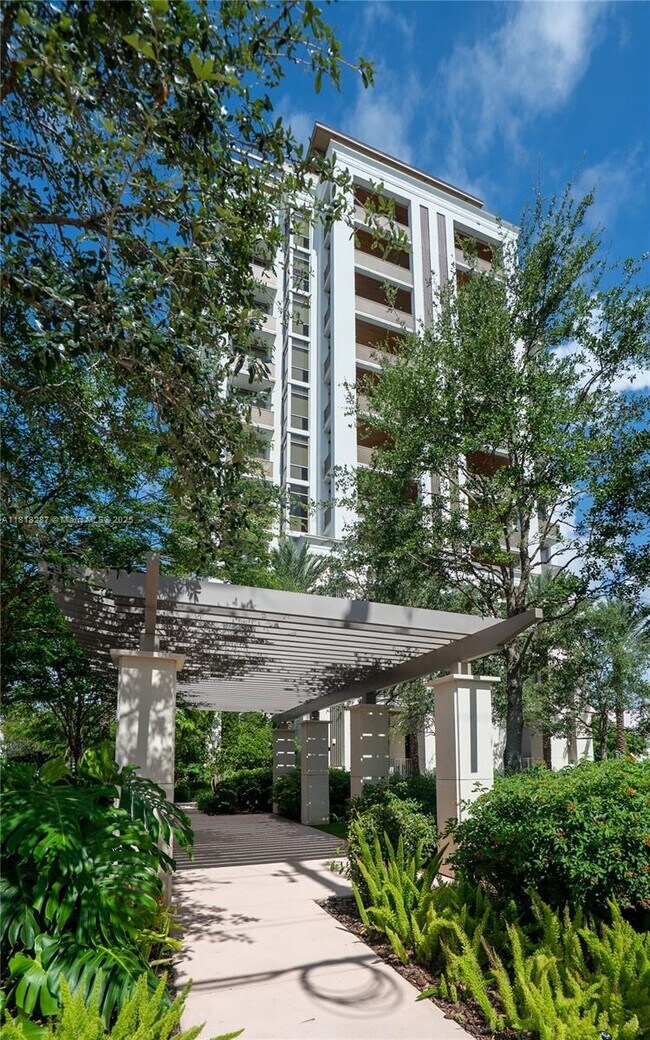 Building Photo - 515 Valencia Ave