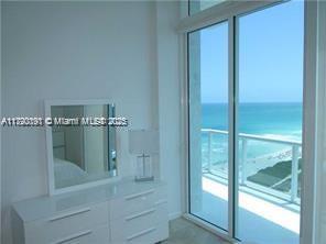 Building Photo - 6515 Collins Ave