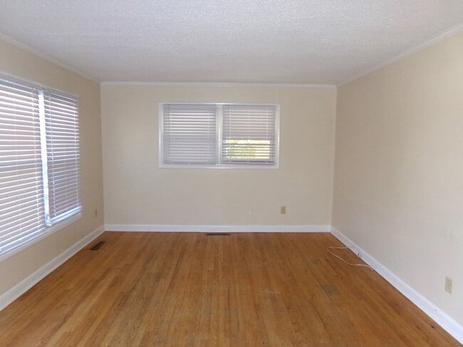 Building Photo - Home in Morehead City