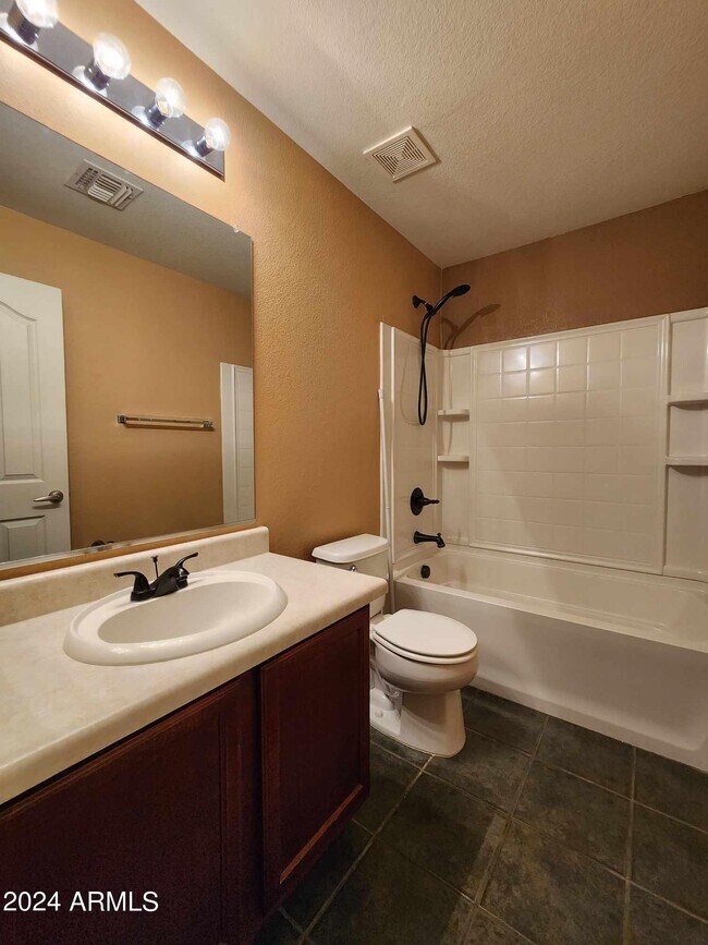 Building Photo - 40443 W Helen Ct
