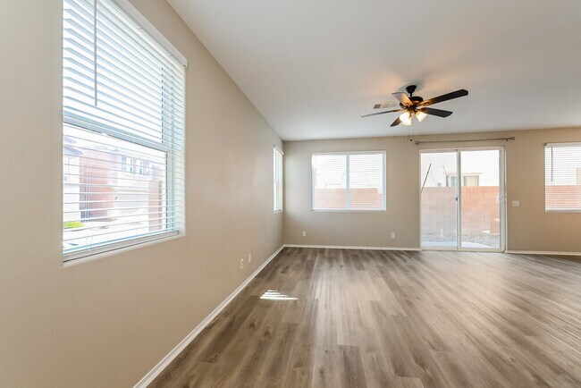 Building Photo - 5350 Panaca Spring St